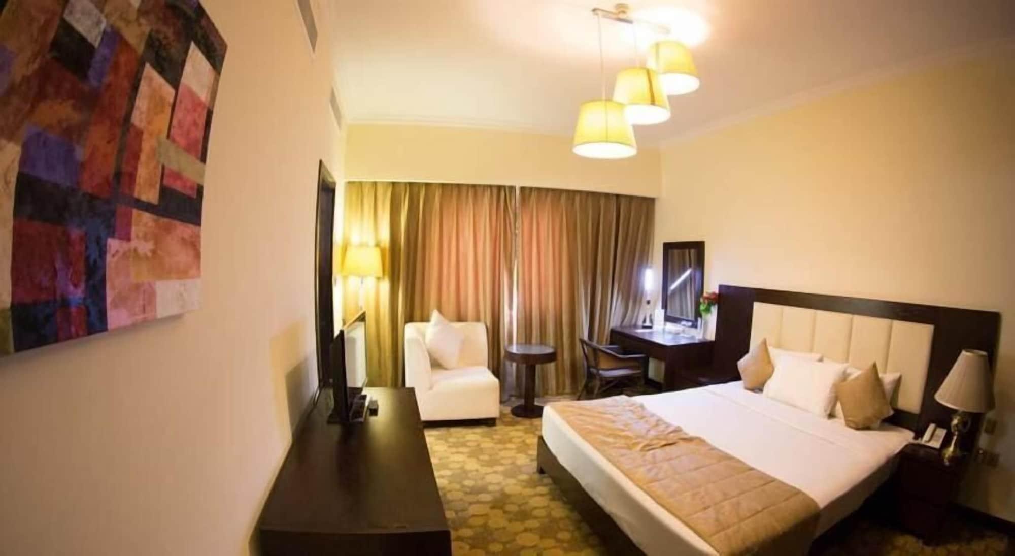 Rush Inn Hotel Дубай Екстериор снимка