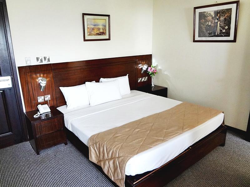 Rush Inn Hotel Дубай Екстериор снимка