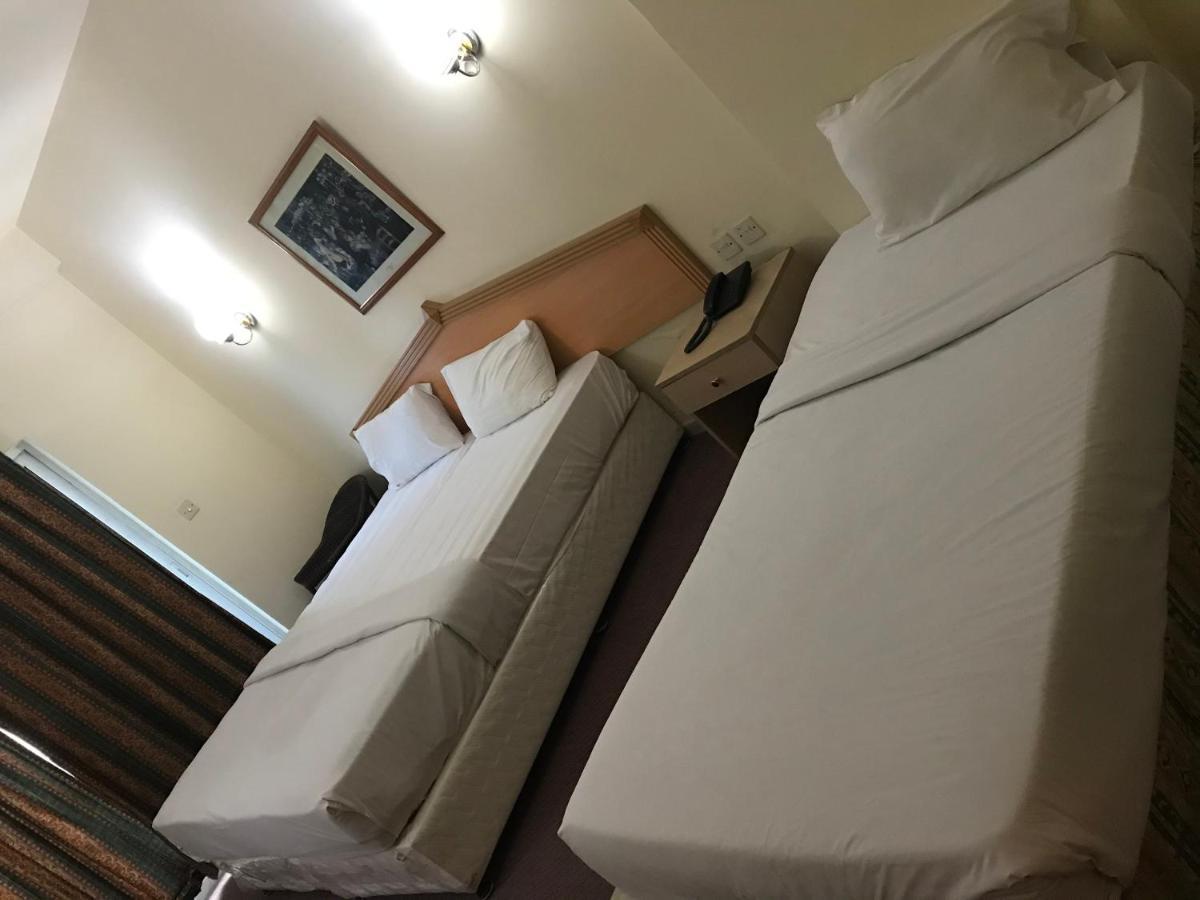Rush Inn Hotel Дубай Екстериор снимка